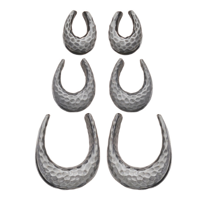 Oxidized Hammered Platform Saddle Spreaders