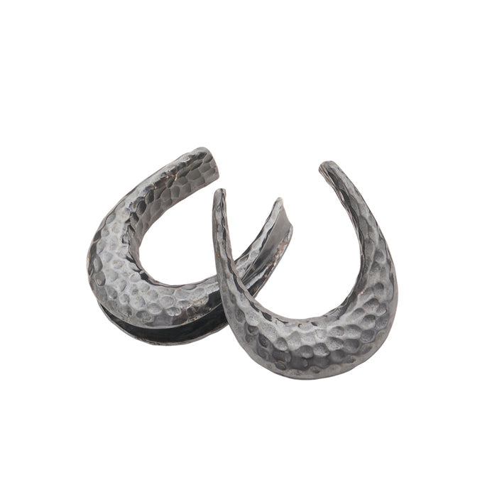Oxidized Hammered Platform Saddle Spreaders