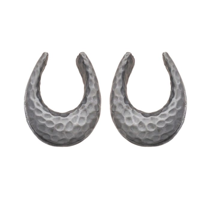 Oxidized Hammered Platform Saddle Spreaders