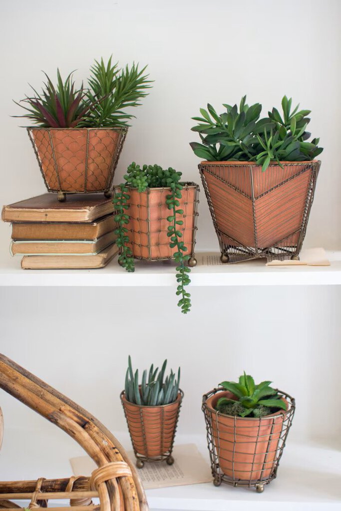 Terracotta Planter with Wire Wrap, Large
